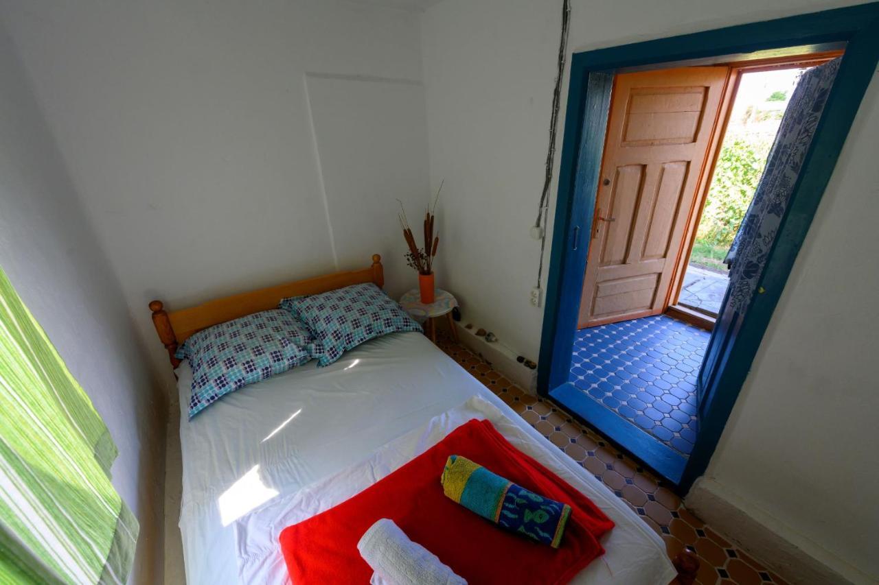 Danube Delta Hostel Homestay & Camping Сулина Екстериор снимка